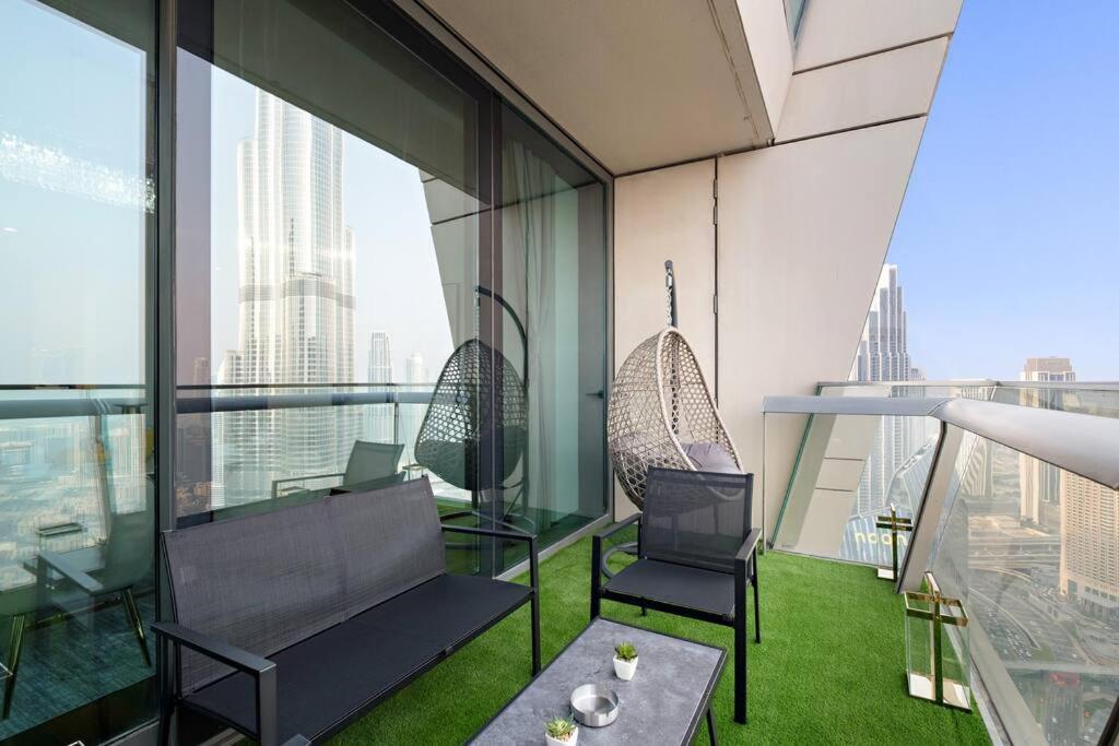 Luxury 4br Flat, Downtown Dubai, Pool, Gym, Ps5, Sleeps 11 Guests Dubai
